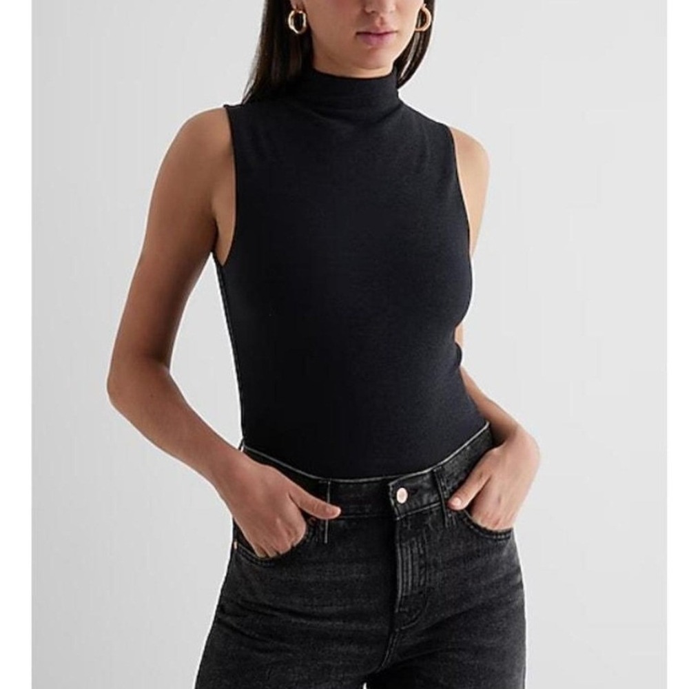 Express NWT Body Contour Mock Neck Sleeveless Bodysuit Black Small